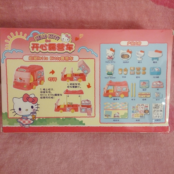 EXCLUSIVE - Hello Kitty & Dear Daniel Officially Licensed My Camper Playset - Picture 5 of 11